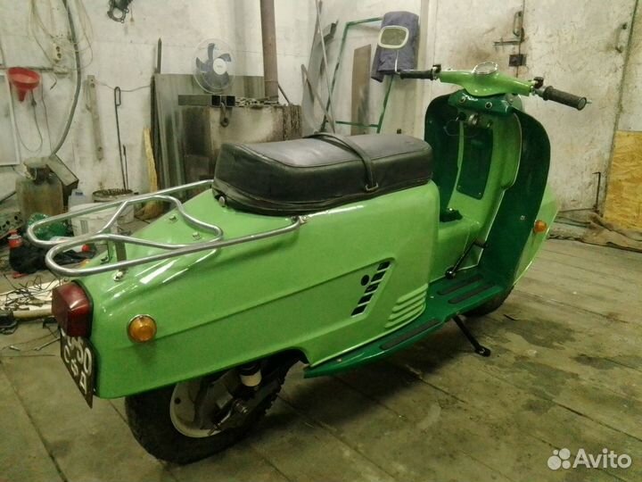 Ретро мотороллер Турист