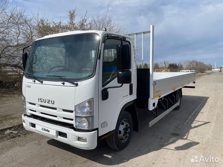 Isuzu NP, 2014