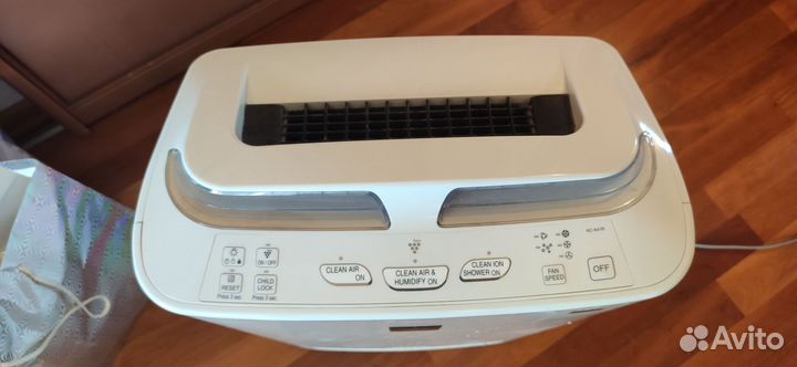 Продам Воздухоочиститель увлажнитель Sharp KC-A41R