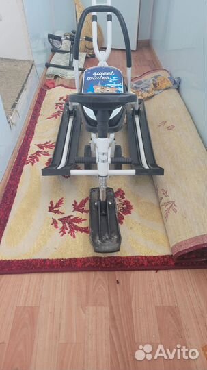 Детский снегокат с колесами