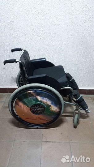 Инвалидное кресло-коляска активного типа из титана