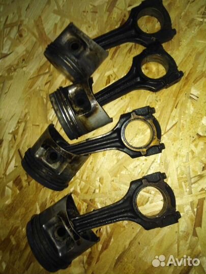 Шатун с поршнем, Mercedes w124, m102, e200