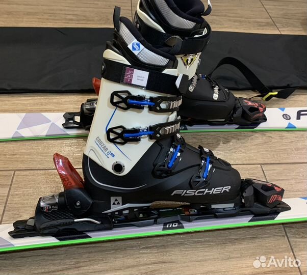 Лыжи горный комплект Fischer