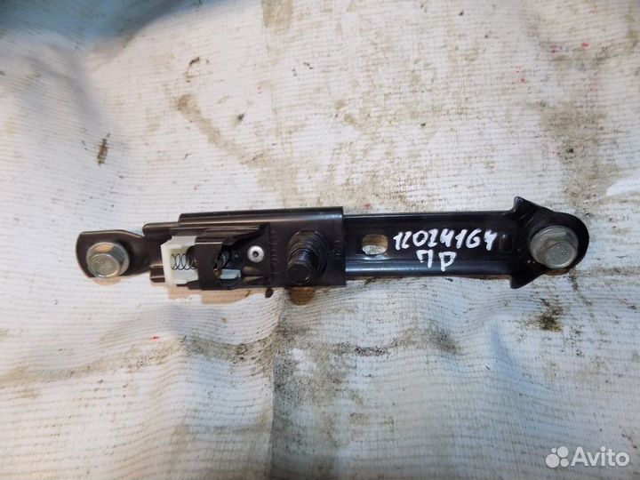 Механизм регулировки ремня безопасности Teana J31