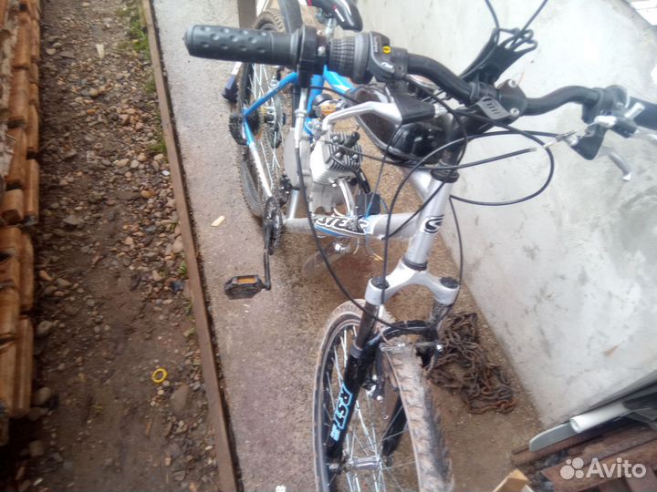 Продам велосипед с бензиновым мотором