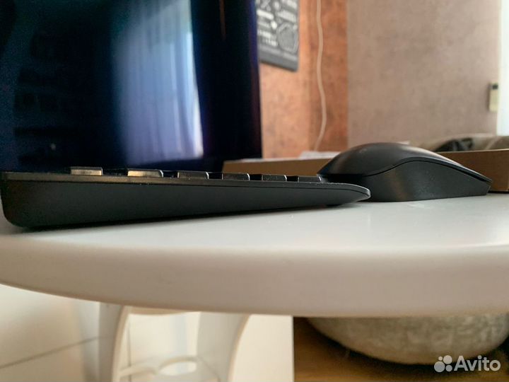 Беспроводная клавиатура и мышь Lenovo Essential