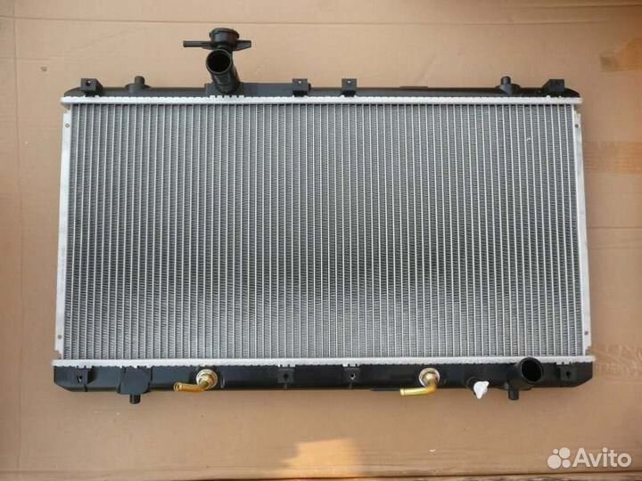 Радиатор охлаждения двигателя Suzuki Aerio 2.0