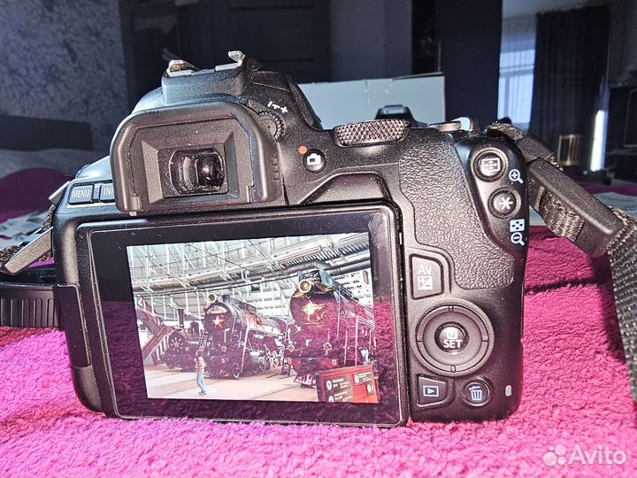 Canon 250D Kit 18-55mm