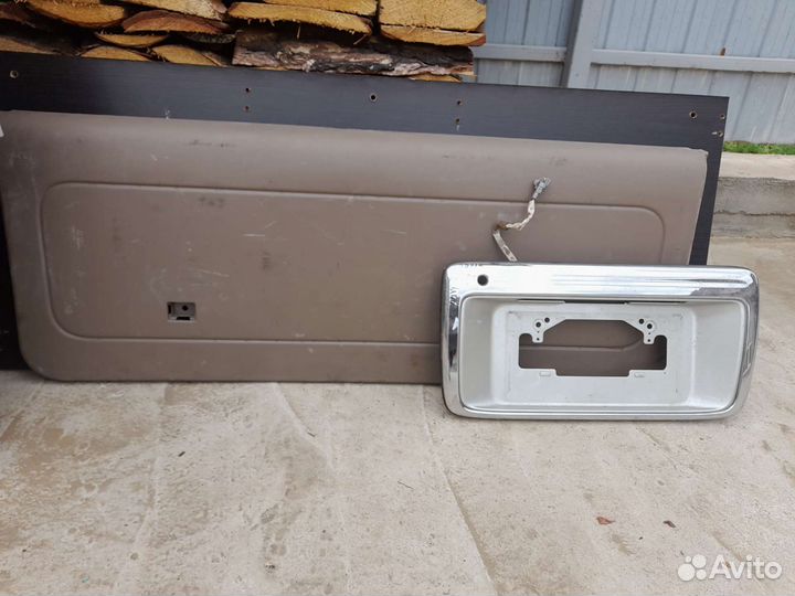 Продам пятую дверь на сурф 185 кузов