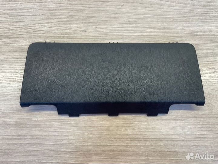 Крышка блока предохранителей салона Volkswagen