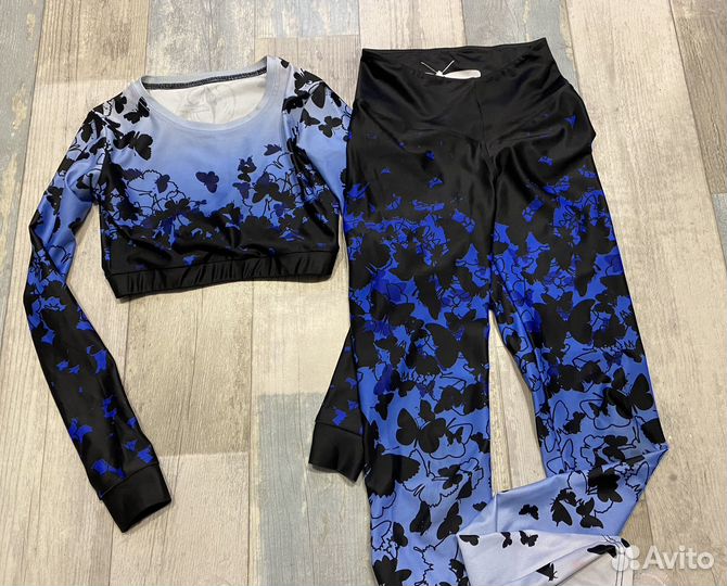 Спортивный костюм с бабочками