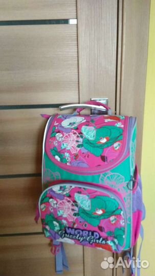 Рюкзак для девочки с ортопедической спинкой