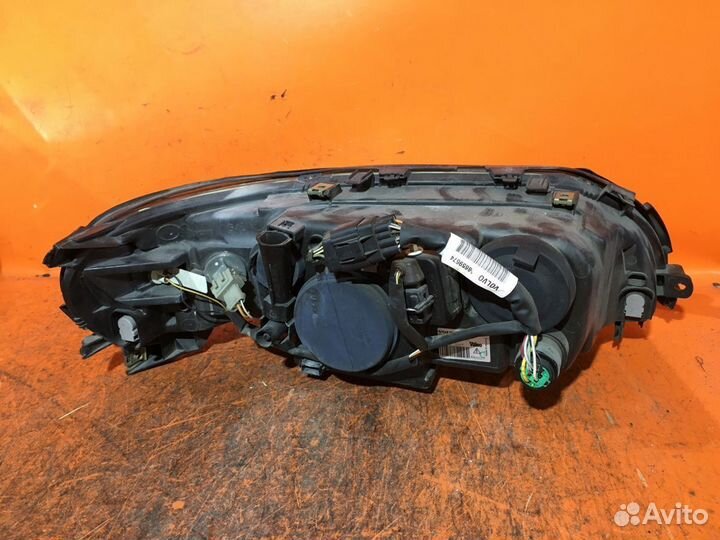 Фара левая/правая Volvo V70 SW ксенон