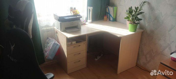 Компьютерный стол