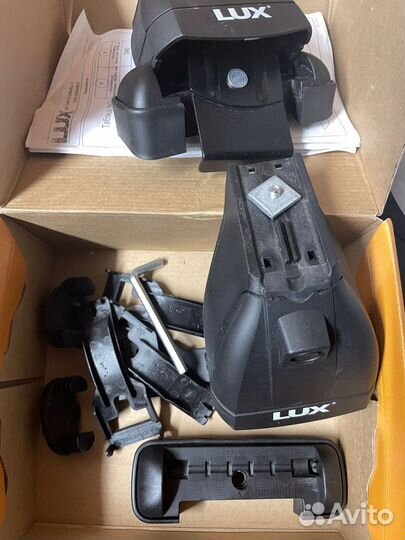 Автомобильный багажник Lux