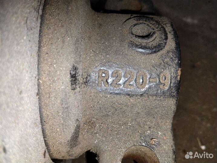 Каток опорный на экскаватор