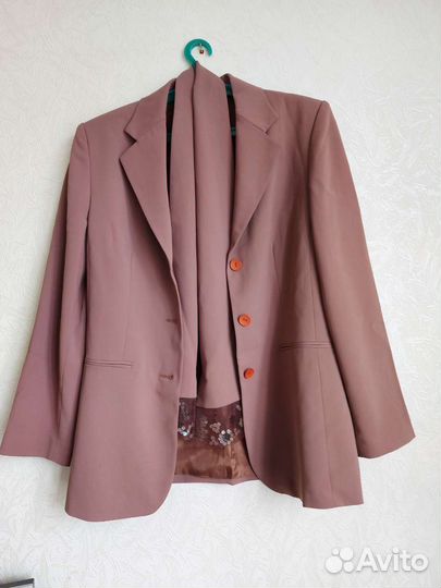 Костюм женский