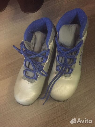 Лыжные ботинки