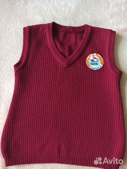 Жилет бордовый школьный