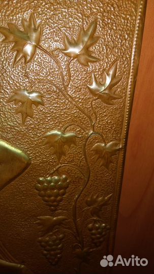 Пано 45х25 чеканка медь Девушка с виноградом 1983