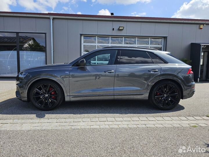 В разборе Audi Q8