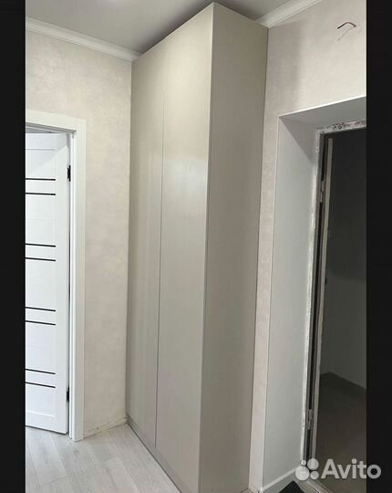 Шкаф распашной под ключ