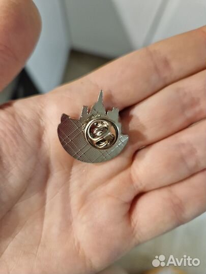 Значки разных городов и стран