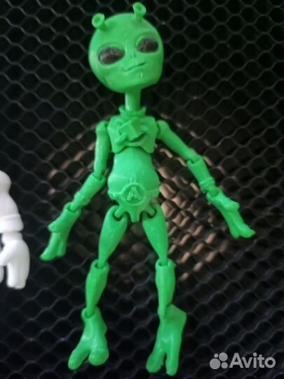 Подвижные фигурки Астронавт-зомби и Инопланетянин