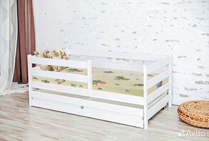 Кроватка высокий борт софа эко из массива от 2х ле