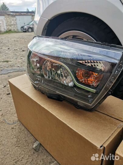 Передние фары Лада Веста, LADA Vesta