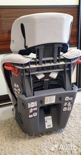 Детское японское автокресло Carmate Swing
