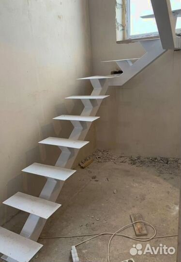 Металлические каркасы для лестниц