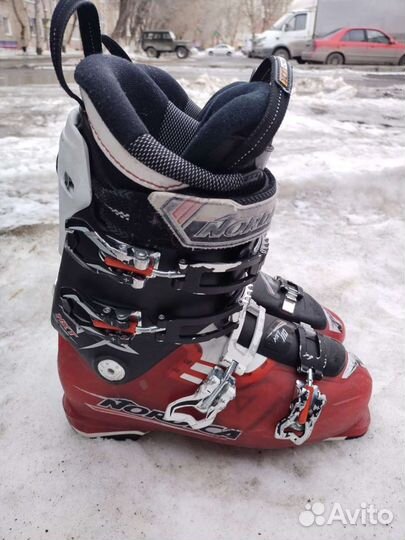 Горнолыжные ботинки Nordica
