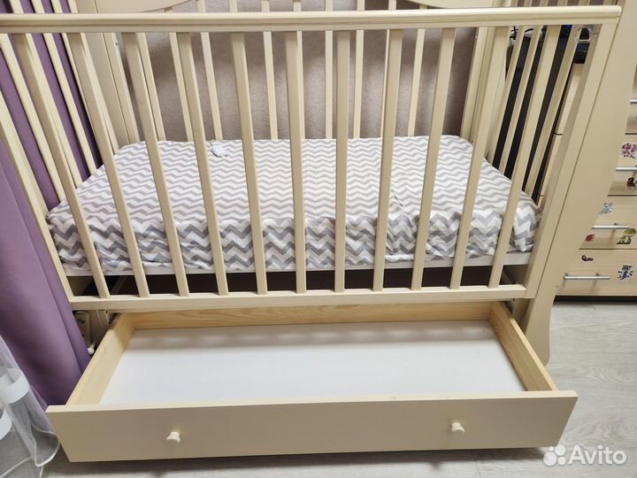 Детская кроватка
