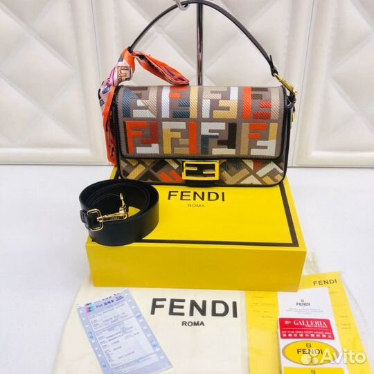 Женская сумка fendi