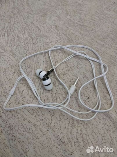 Наушники проводные