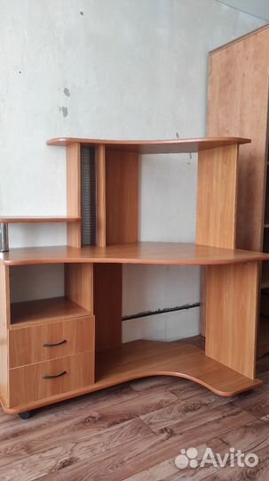 Компьютерный стол