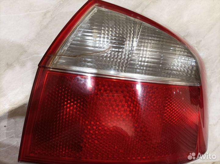Задний фонарь правый на Audi A4