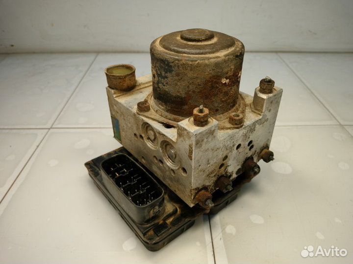 Блок ABS (насос) Mazda 6 GG L813 2005