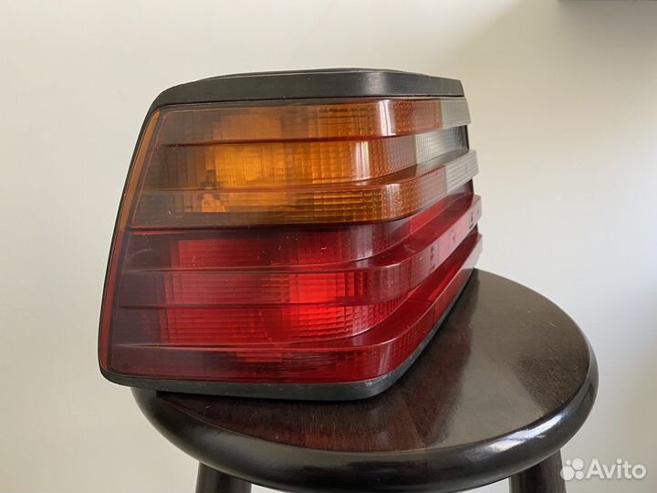 Фонарь задний левый Mercedes W124