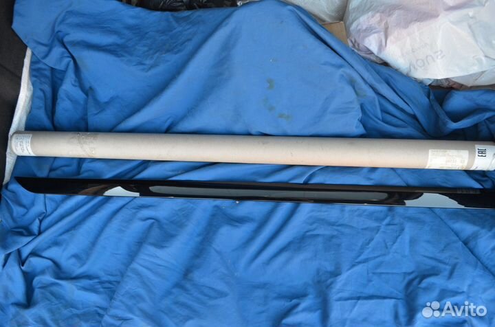 Bentley Bentayga Молдинг передней двери левый