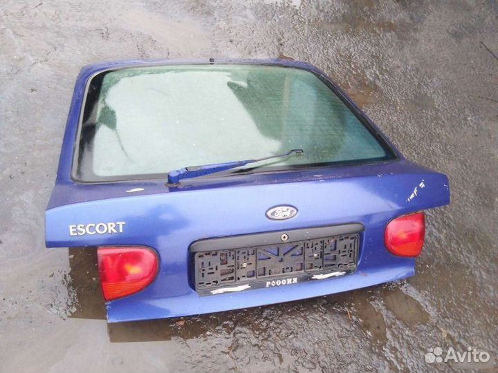 Крышка багажника Ford Escort