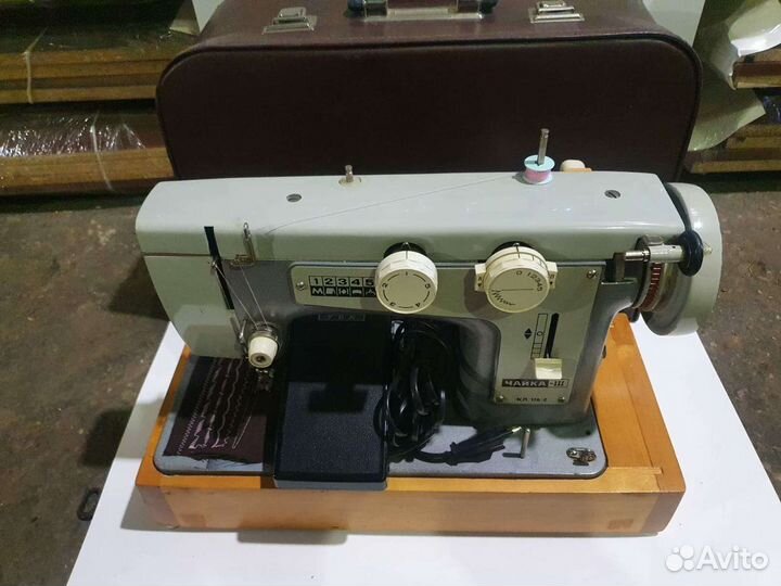 Швейная машина Чайка 3
