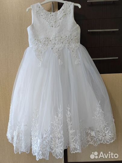 Платье праздничное