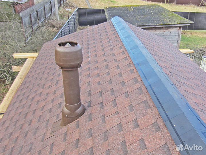 Установка вентиляционной трубы на крыше