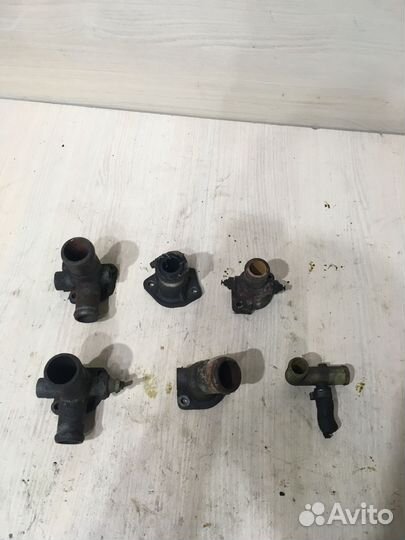 Фланец системы охлаждения Ауди 80 Б3 Б4