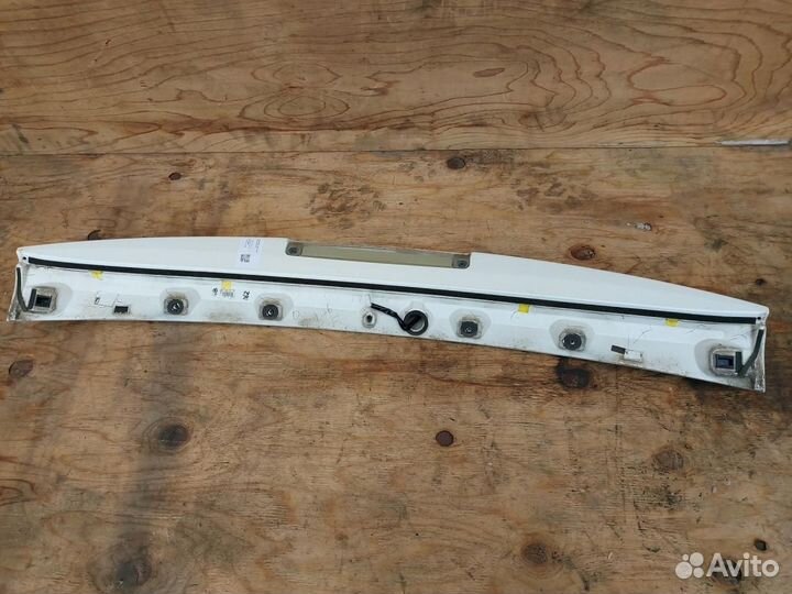 Спойлер крышки багажника Toyota Prius 2 NHW20