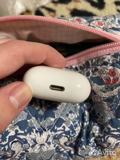 AirPods оригинал работает только левый наушник