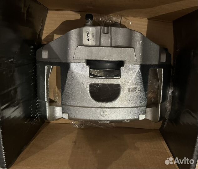Суппорт передний левый audi A4,6,8