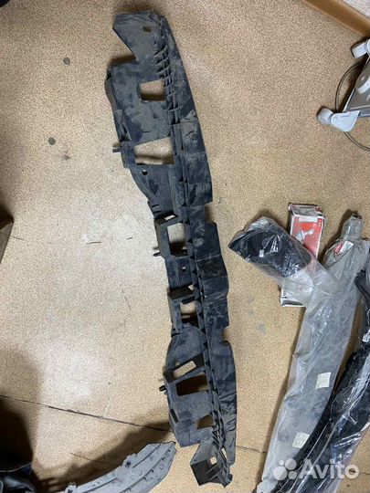 Каркас бампера Усилитель бампера задний Peugeot